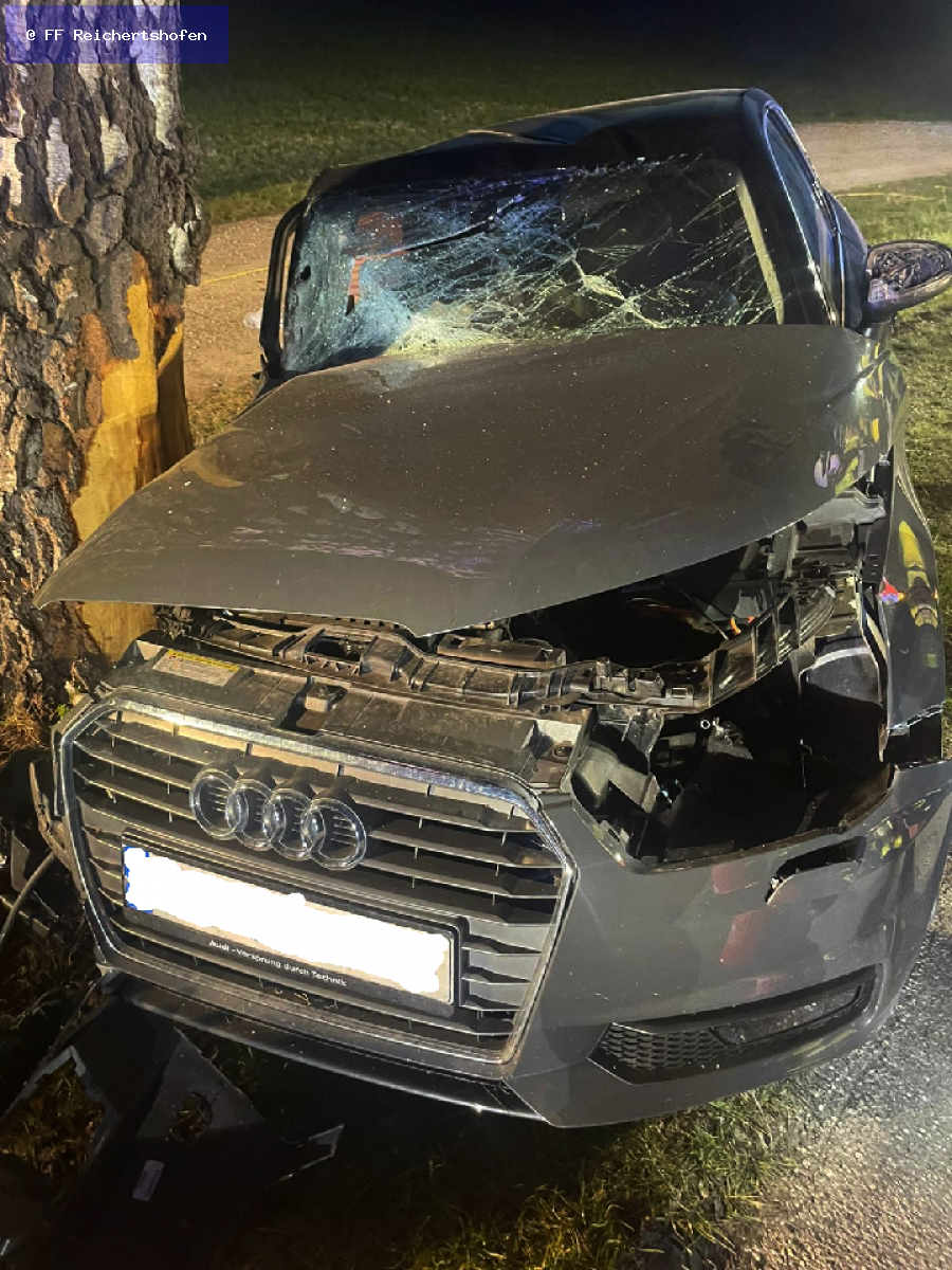 Unfall mit Straßenfahrzeugen, Verkehrshindernis Unfall mit Straßenfahrzeugen, Verkehrshindernis